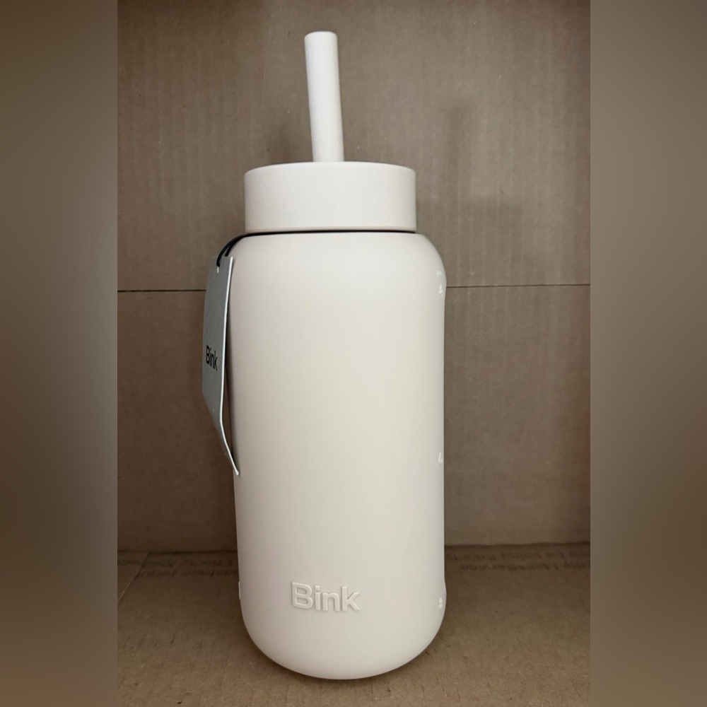 ✨ Bink 27 oz Tan Glass Water Bottle NWT – Chic & Eco-Friendly
